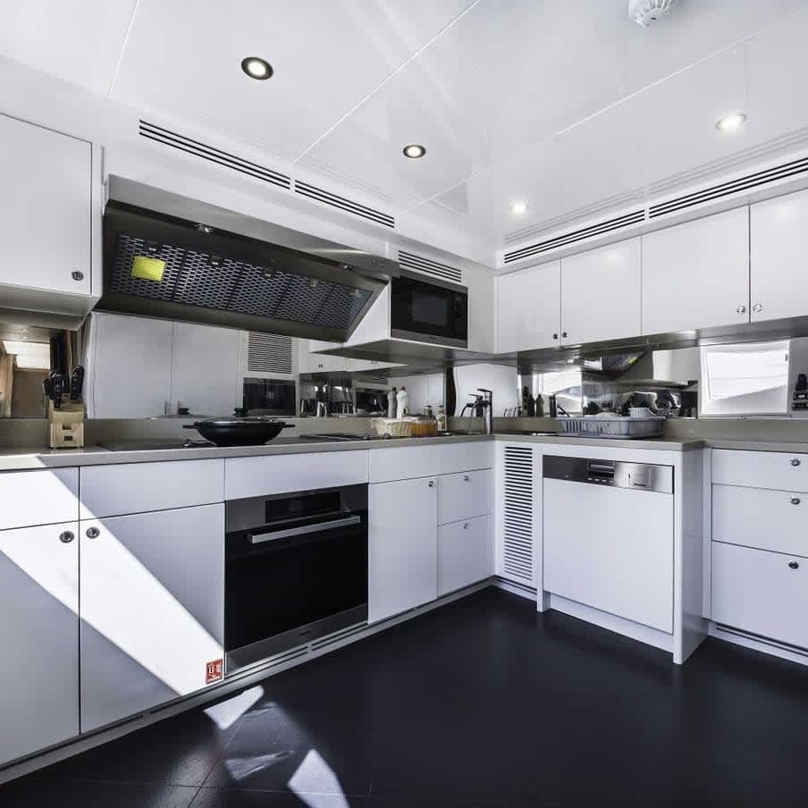 Nanje Yacht Rental Dubai