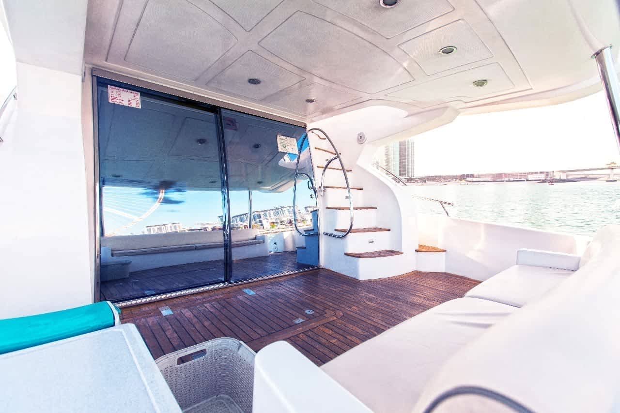 50 feet yacht for rent in dubai