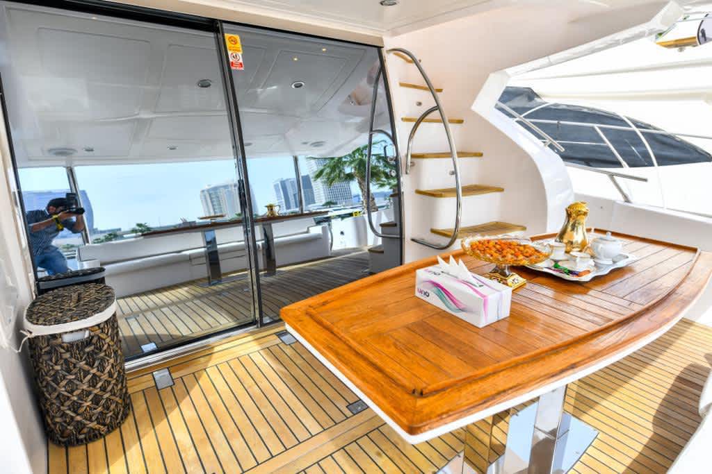 book a luxury yacht dubai