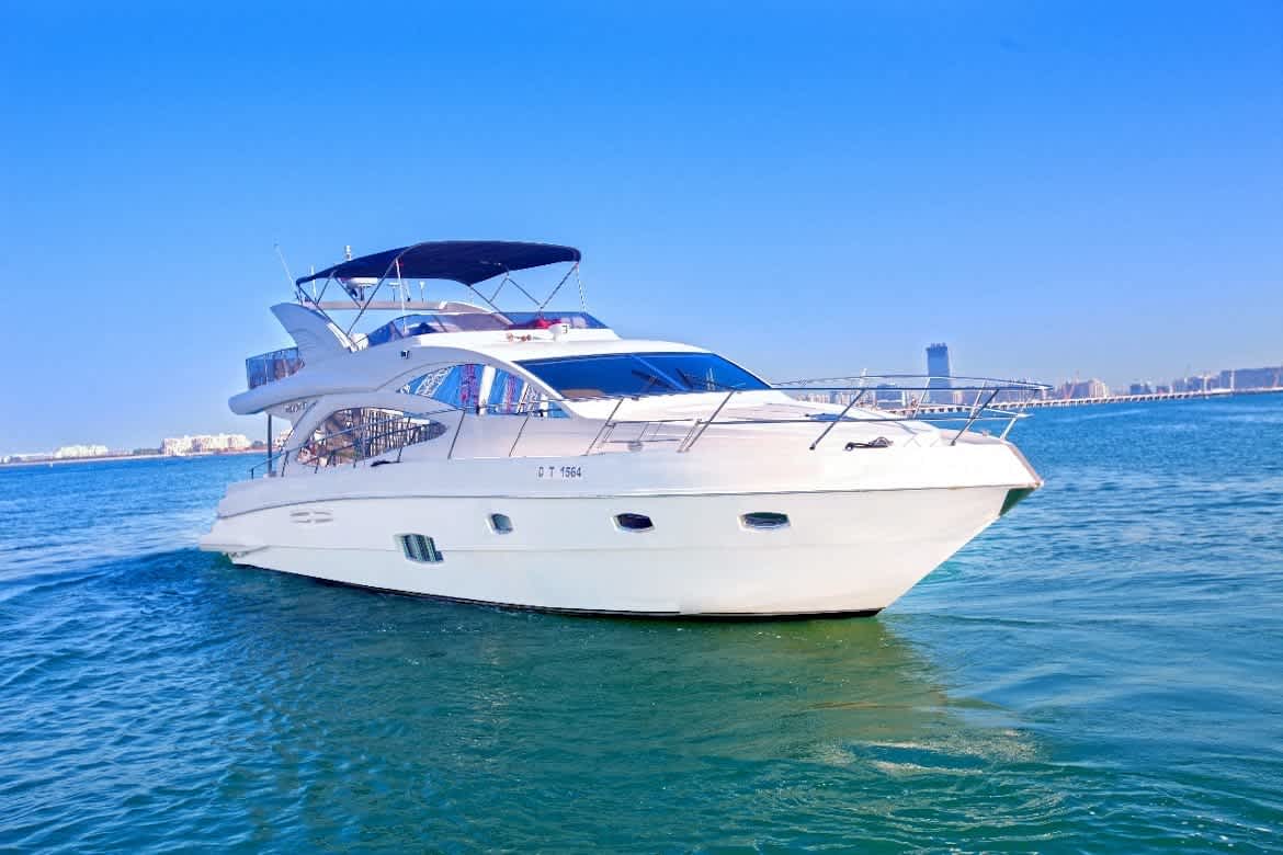 hire luxury boat dubai