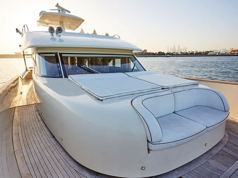 35 feet yacht for rent in dubai