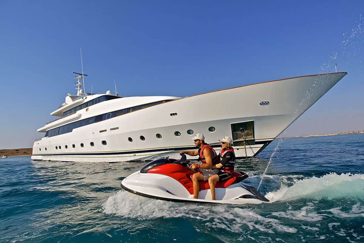 yacht for water sports