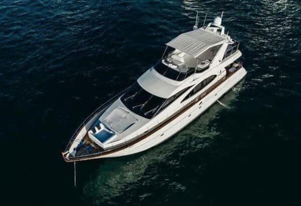 80 Feet Azimut Yacht for Rental in Dubai Marina