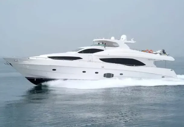 101-Feet Majesty Yacht/Baot Rental Dubai