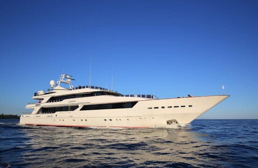 book luxury yacht dubai book luxury yacht Dubai