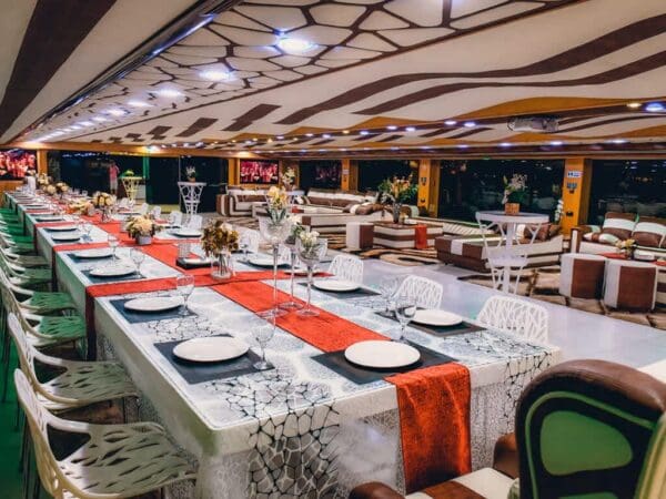 charter yacht Dubai Marina